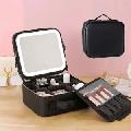 کیف لوازم آرایشی با آینه چراغ دار لمسی شارژی قابل حمل - 